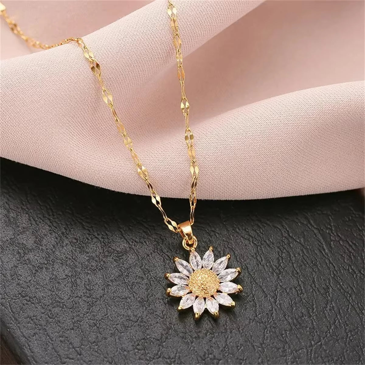 Sweet & Cute Micro Inlaid Zircon Women's Necklace