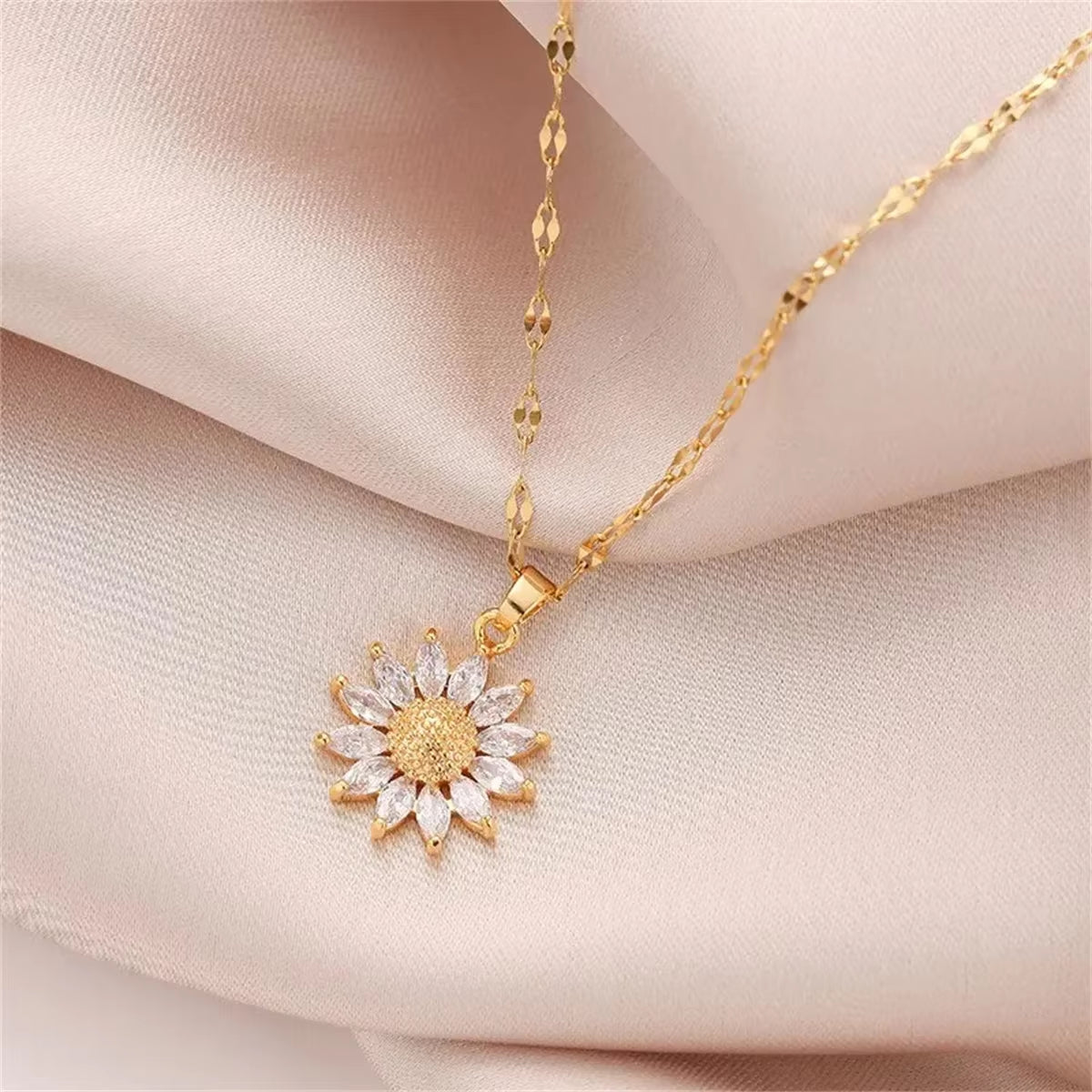 Sweet & Cute Micro Inlaid Zircon Women's Necklace